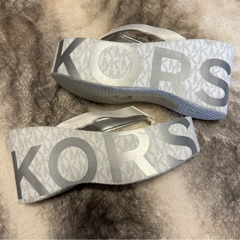 Michael Kors Wedge Thong Sandal, size 7
